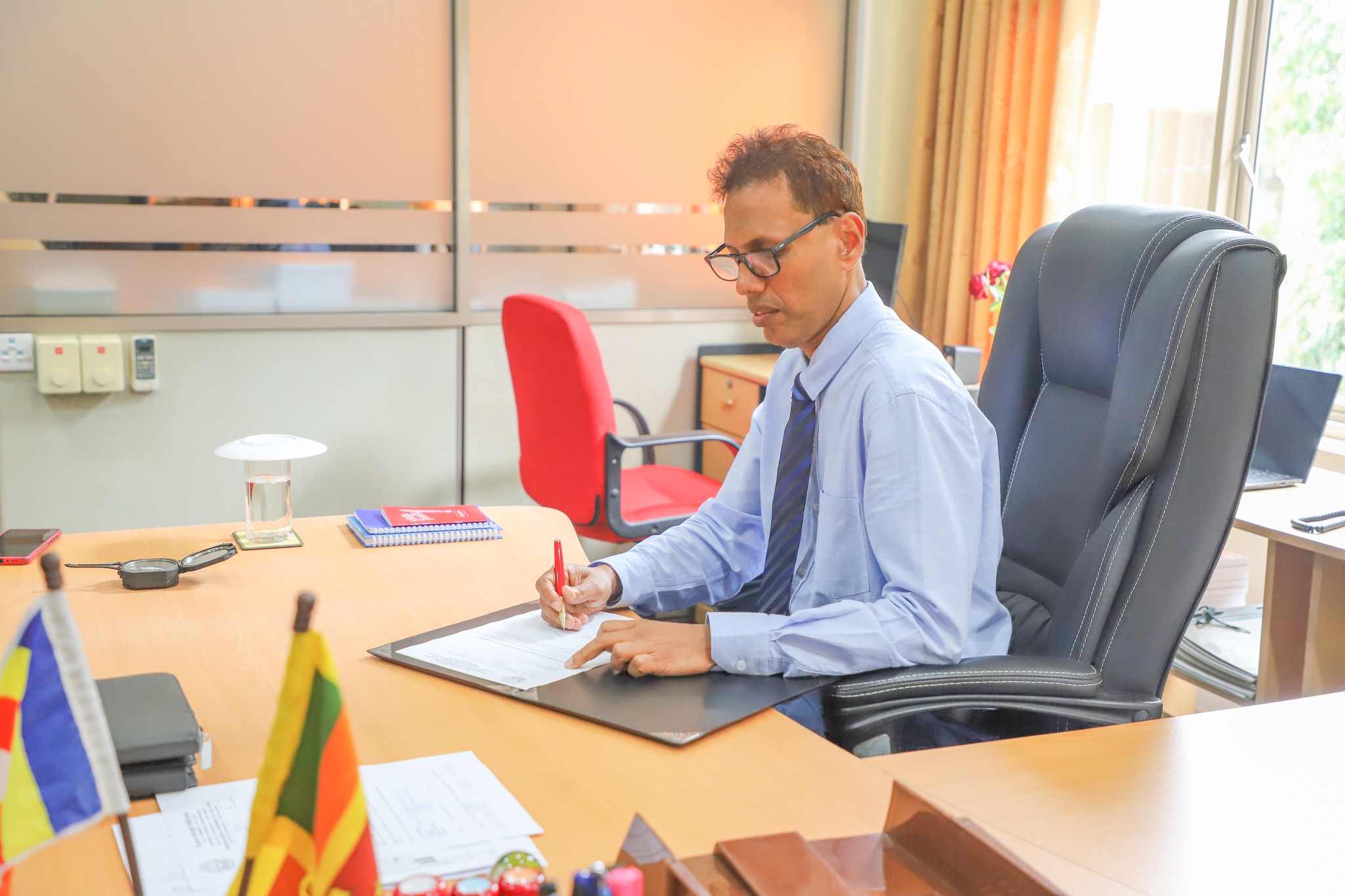Dr. Rohan Abeywickrama assumed duties as the new Dean of the Faculty of Social Sciences and Languages