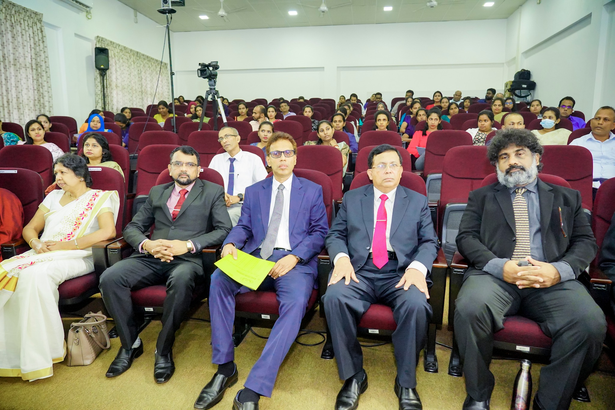 Gallery image 4 for 𝐌𝐞𝐦𝐨𝐫𝐢𝐞𝐬 𝐨𝐟 𝐭𝐡𝐞 𝐈𝐧𝐚𝐮𝐠𝐮𝐫𝐚𝐭𝐢𝐨𝐧 𝐂𝐞𝐫𝐞𝐦𝐨𝐧𝐲 𝐨𝐟 𝐭𝐡𝐞 𝐌𝐀/𝐏𝐆𝐃 𝐢𝐧 𝐄𝐧𝐠𝐥𝐢𝐬𝐡 𝐚𝐧𝐝 𝐄𝐝𝐮𝐜𝐚𝐭𝐢𝐨𝐧 - 𝟐𝟎𝟐𝟒