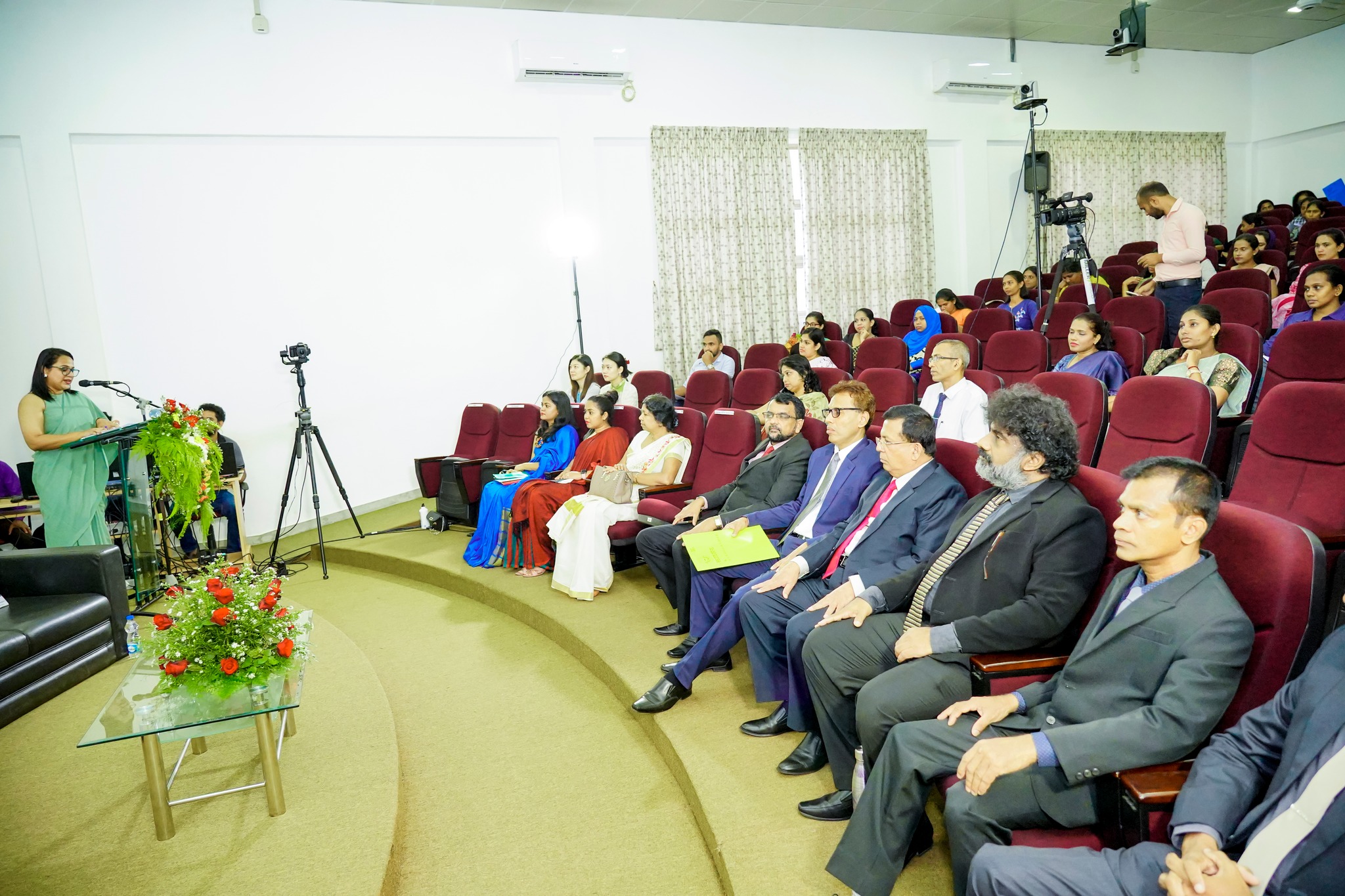 Gallery image 3 for 𝐌𝐞𝐦𝐨𝐫𝐢𝐞𝐬 𝐨𝐟 𝐭𝐡𝐞 𝐈𝐧𝐚𝐮𝐠𝐮𝐫𝐚𝐭𝐢𝐨𝐧 𝐂𝐞𝐫𝐞𝐦𝐨𝐧𝐲 𝐨𝐟 𝐭𝐡𝐞 𝐌𝐀/𝐏𝐆𝐃 𝐢𝐧 𝐄𝐧𝐠𝐥𝐢𝐬𝐡 𝐚𝐧𝐝 𝐄𝐝𝐮𝐜𝐚𝐭𝐢𝐨𝐧 - 𝟐𝟎𝟐𝟒