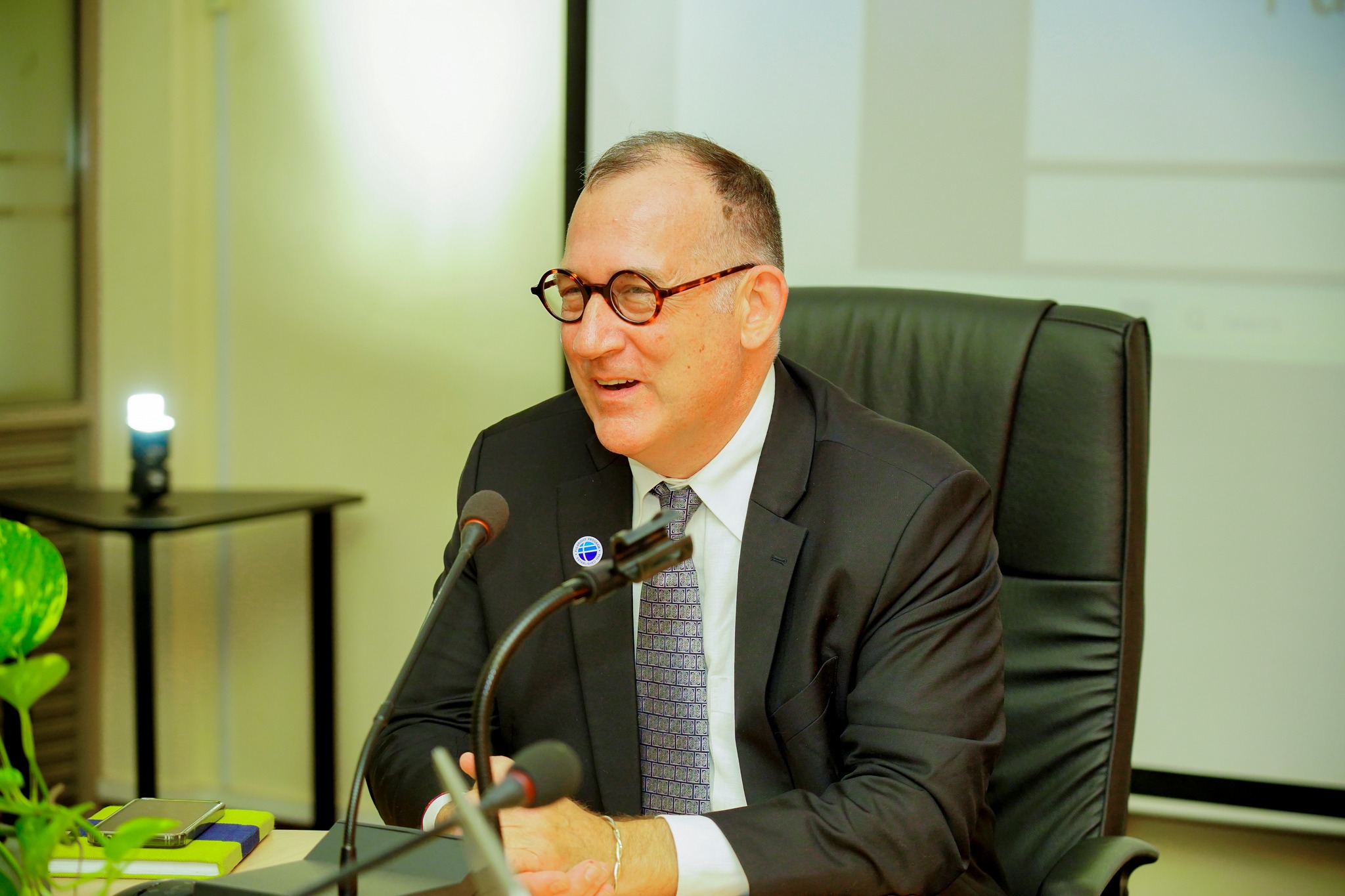 Gallery image 13 for 𝗔𝘄𝗮𝗿𝗲𝗻𝗲𝘀𝘀 𝗦𝗲𝘀𝘀𝗶𝗼𝗻 𝗼𝗻 𝗙𝘂𝗹𝗯𝗿𝗶𝗴𝗵𝘁 𝗢𝗽𝗽𝗼𝗿𝘁𝘂𝗻𝗶𝘁𝗶𝗲𝘀 𝗮𝗻𝗱 𝗘𝗱𝘂𝗰𝗮𝘁𝗶𝗼𝗻 𝗨𝗦𝗔