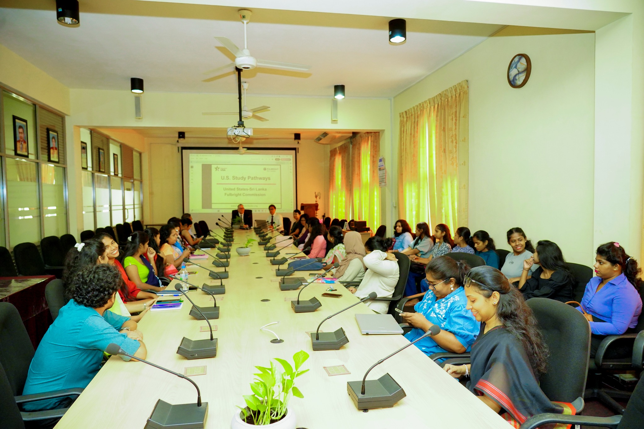 Gallery image 10 for 𝗔𝘄𝗮𝗿𝗲𝗻𝗲𝘀𝘀 𝗦𝗲𝘀𝘀𝗶𝗼𝗻 𝗼𝗻 𝗙𝘂𝗹𝗯𝗿𝗶𝗴𝗵𝘁 𝗢𝗽𝗽𝗼𝗿𝘁𝘂𝗻𝗶𝘁𝗶𝗲𝘀 𝗮𝗻𝗱 𝗘𝗱𝘂𝗰𝗮𝘁𝗶𝗼𝗻 𝗨𝗦𝗔